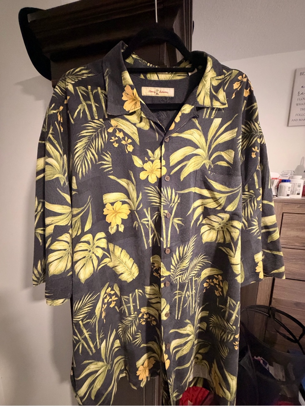 Tommy Bahama 100% silk